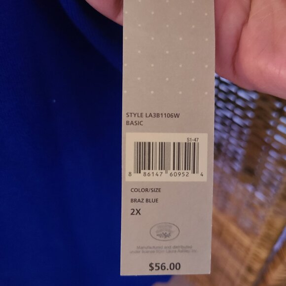 NWT Laura Ashley Woman Sleeveless Top Royal Blue Size 2X Stretch Rayon Spandex - Picture 2 of 4